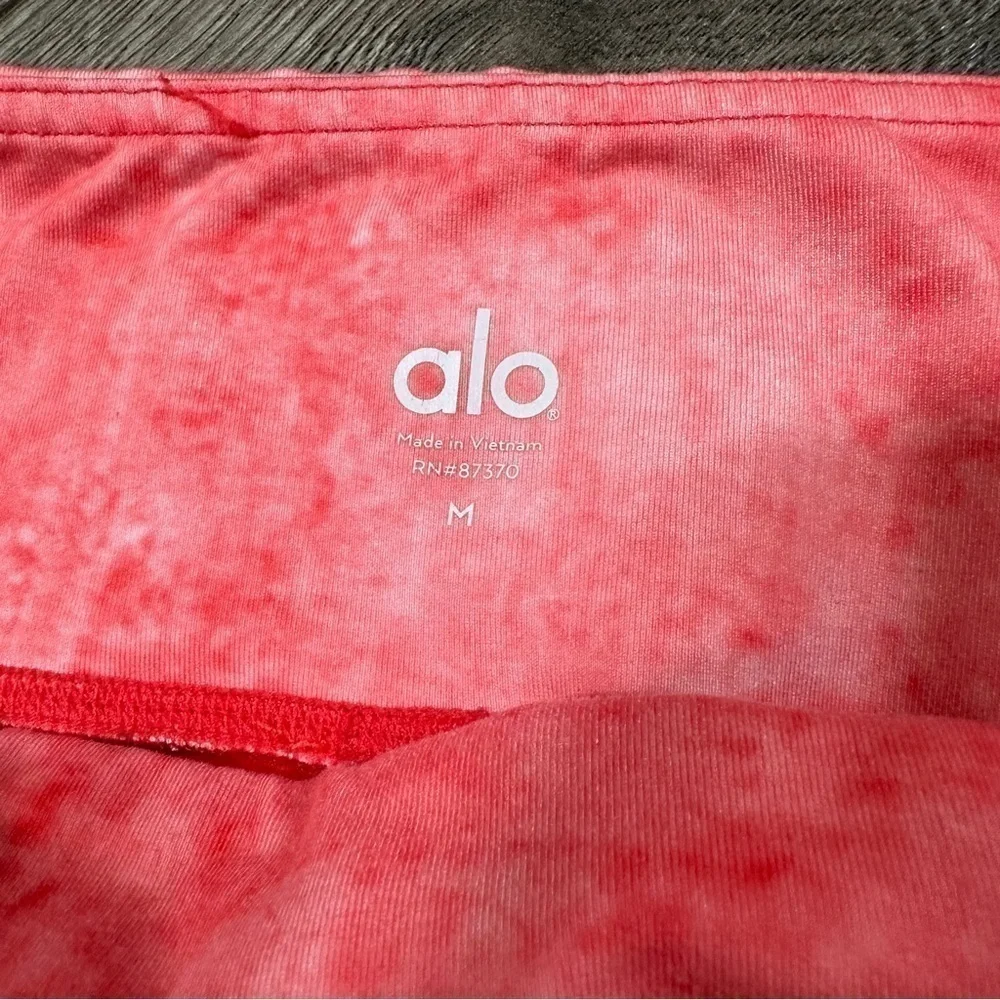 ALO Yoga Airbrush Poppy Gym Workout Capri Casbah Print Legging size Medium